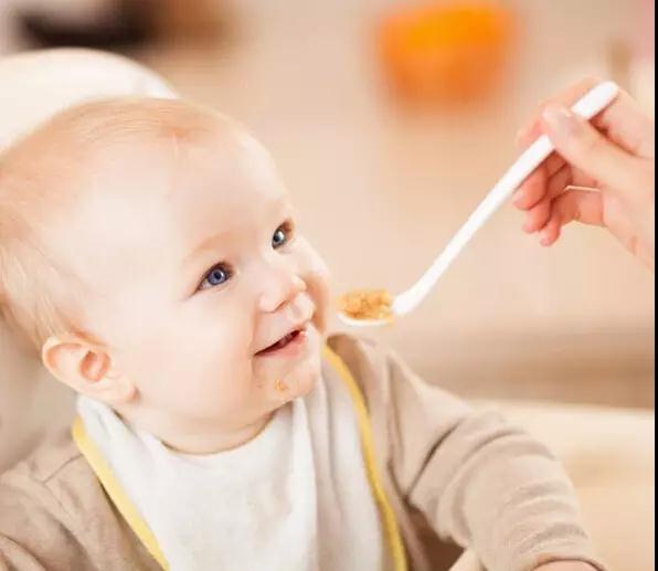宝宝怎么添加辅食，宝妈们要知道的6个原则