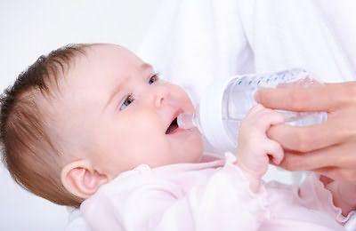 0-6岁宝宝喝多少水？喝什么水？