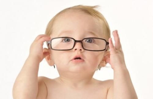 伤害宝宝视力的10个错误，现在发现还不晚