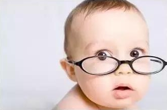 伤害宝宝视力的10个错误，现在发现还不晚