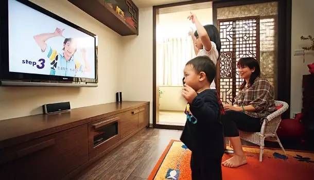 婴幼儿（0-3岁）看电视是有益还是有害，最全知识讲解