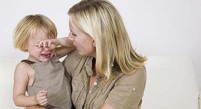 宝宝哭闹就妥协?宝宝哭闹家长如何解决