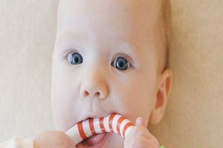 为什么宝宝会乳牙不齐? 为什么宝宝会乳牙不齐?