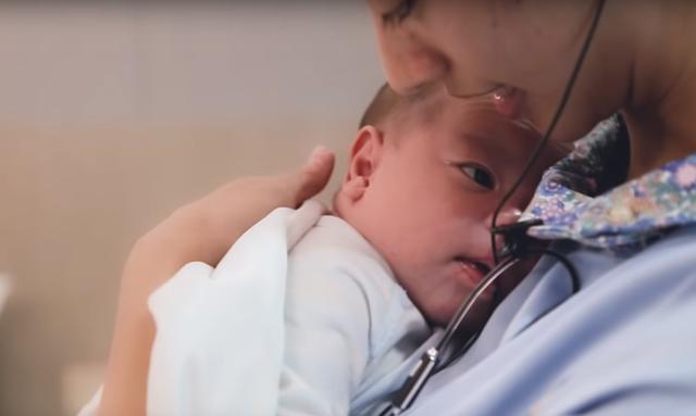 宝妈宝爸必学的抱宝宝正确姿势!三种错误抱法宝妈竟全犯了! 宝妈宝爸必学的抱宝宝正确姿势!三种错误抱法宝妈竟全犯了!