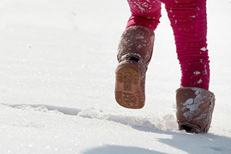 怎么给宝宝选雪地靴？