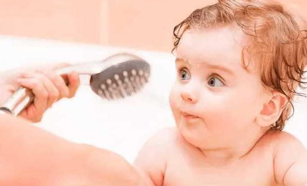 宝宝冬季洗澡需要注意什么，这些误区要警惕