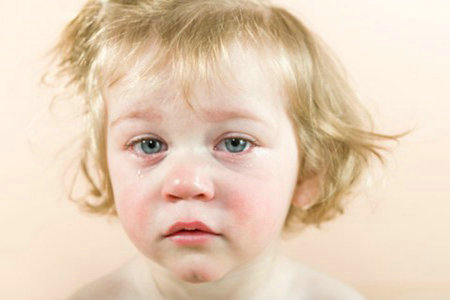 宝宝扁桃体发炎引起发烧的影响