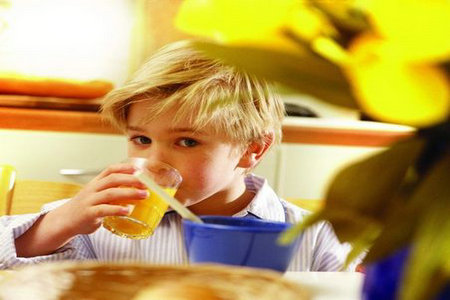 可以给宝宝喝果汁吗？