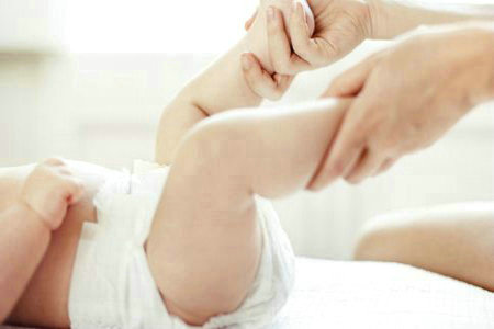 12个月婴儿的精细动作 12个月婴儿的精细动作