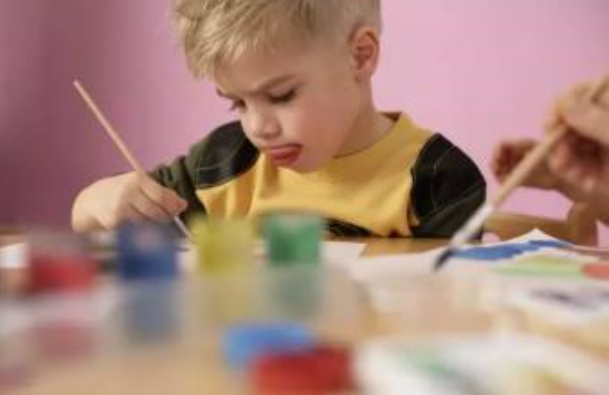 怎样培养孩子画画兴趣？