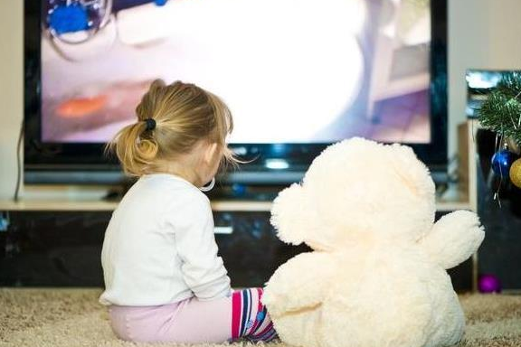 为什么小朋友喜欢看动画片，家长该如何正确引导