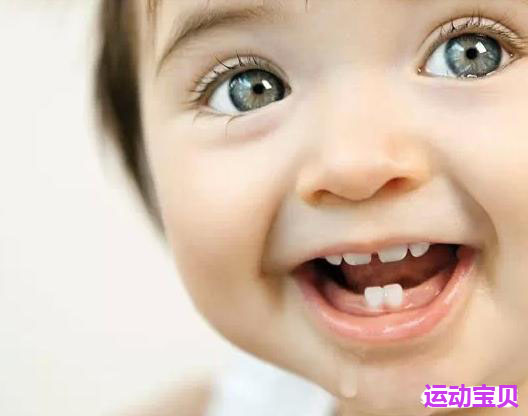 四个月的宝宝总是流口水是什么原因？应该怎么办？