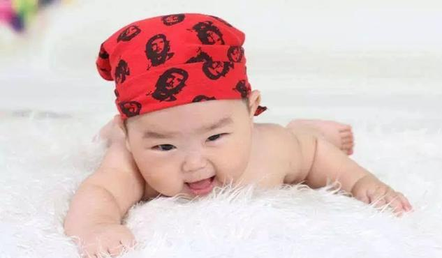 从1到12月龄，教你每月怎么和宝宝互动，宝宝更健康活泼