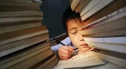 幼儿园孩子教育问题：孩子幼儿园优秀，为啥上了小学成了“问题儿童”了呢？