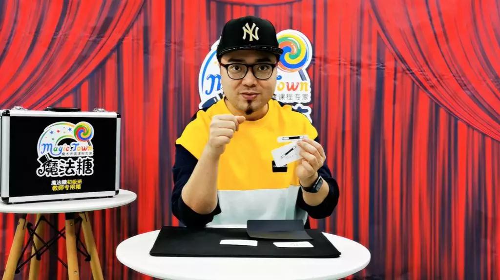 运动宝贝联合「生活魔术师」！打开同伴贝宝APP，一起进入神奇的魔法世界！