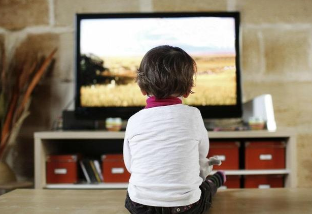 看电视和不看电视的孩子，长大后差距会很明显，家长应及早重视！