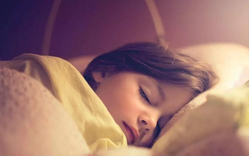 早教机构中心：宝宝这些睡眠异象家长别忽视