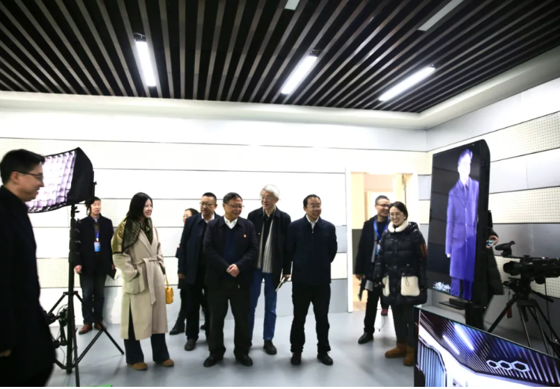 运动宝贝集团与中国发展研究基金会共同参观考察毕节幼儿师范高等专科学校